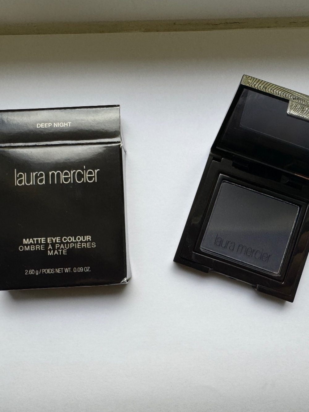 Laura Mercier Matte Eye Colour Eyeshadow in Shade 'Deep Night'